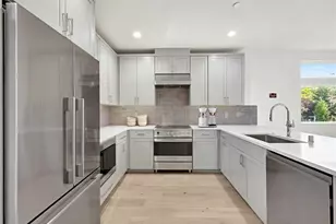 1410 B N 47th St, Seattle, WA 98103 - Photo 15