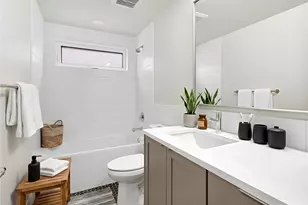 1410 B N 47th St, Seattle, WA 98103 - Photo 23