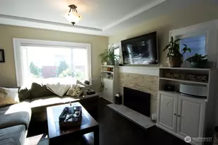 3911 1st Ave NE, Seattle, WA 98105 - Photo 5