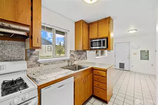 5246 Yearley Dr NE, Olympia, WA 98516 - Photo 15