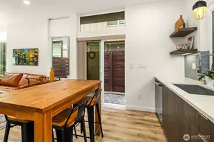 2404 Dexter Ave N, Seattle, WA 98109 - Photo 7