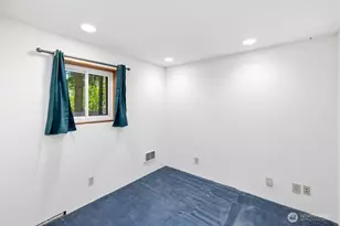 10312 Wallingford Ave N, Seattle, WA 98133 - Photo 15
