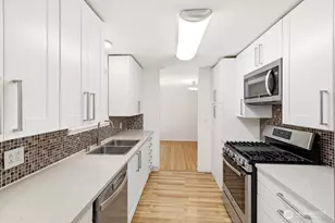 10312 Wallingford Ave N, Seattle, WA 98133 - Photo 9