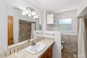 10312 Wallingford Ave N, Seattle, WA 98133 - Photo 17