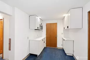 10312 Wallingford Ave N, Seattle, WA 98133 - Photo 21