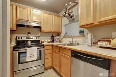 1126 N 198th Street #B-302, Shoreline, WA 98133 - Photo 7