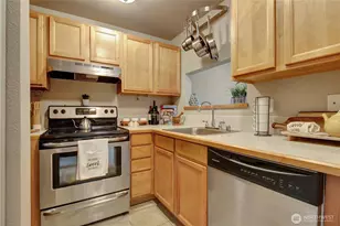 1126 N 198th St, Shoreline, WA 98133 - Photo 7