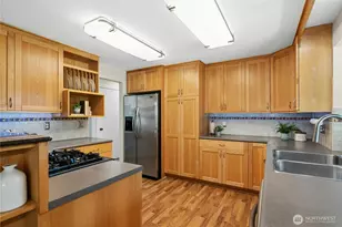 7208 Marwood Pl, Woodinville, WA 98072 - Photo 11