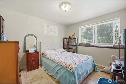 18824 Midvale Avenue N, Shoreline, WA 98133 - Photo 13