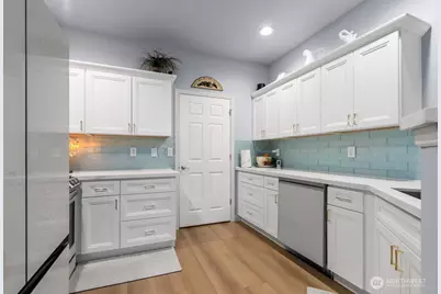 8943 Gravelly Lake Drive SW #2, Lakewood, WA 98499 - Photo 9