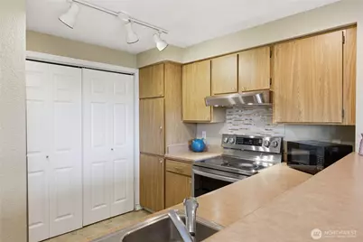 1700 W Sunn Fjord Lane #L202, Bremerton, WA 98312 - Photo 9