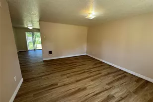 1108 S 11th Ave, Kelso, WA 98626 - Photo 5