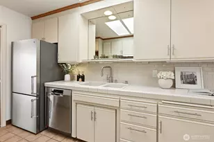 9119 Cyrus Ave NW, Seattle, WA 98117 - Photo 15