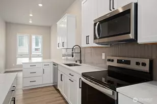 12810 66th Ave S, Seattle, WA 98178 - Photo 9