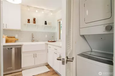 322 N 134th Street #104, Seattle, WA 98133 - Photo 9