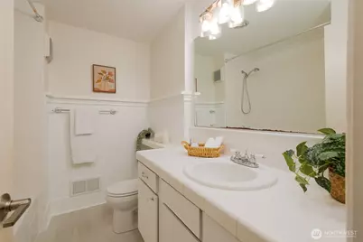 322 N 134th Street #104, Seattle, WA 98133 - Photo 11