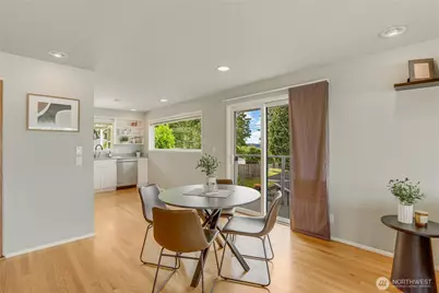 10417 76th Avenue S, Seattle, WA 98178 - Photo 9