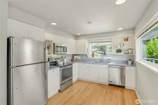 10417 76th Ave S, Seattle, WA 98178 - Photo 13