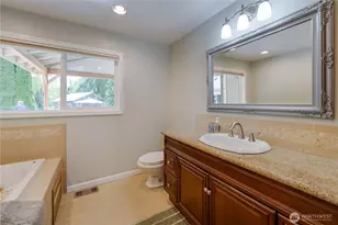 1918 S Lake Stickney Dr, Lynnwood, WA 98087 - Photo 13