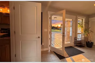 18064 Mariposa Lane, Mount Vernon, WA 98274 - Photo 5
