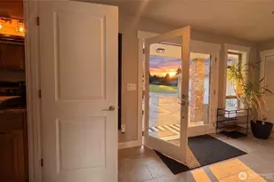 18064 Mariposa Ln, Mount Vernon, WA 98274 - Photo 5
