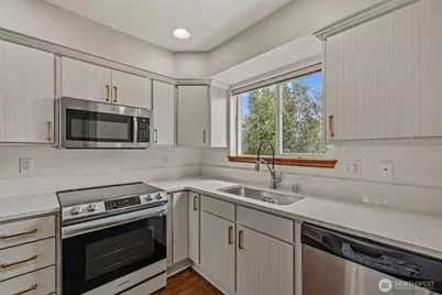 527 Neff Circle, Burlington, WA 98233 - Photo 3