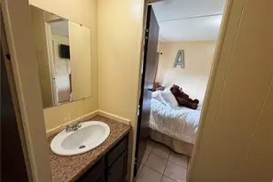 24500 Russell Rd, Kent, WA 98032 - Photo 11