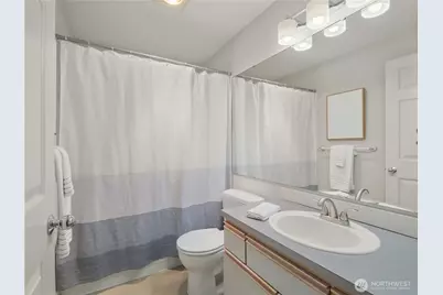 5624 Roosevelt Way NE #302, Seattle, WA 98105 - Photo 19