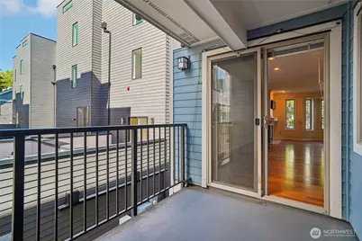 1111 10th Avenue E #20, Seattle, WA 98102 - Photo 23