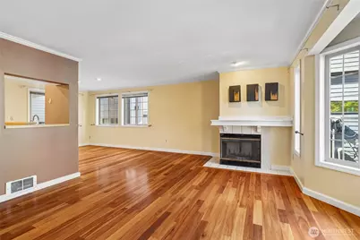 1111 10th Avenue E #20, Seattle, WA 98102 - Photo 5