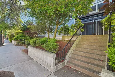 1111 10th Avenue E #20, Seattle, WA 98102 - Photo 25