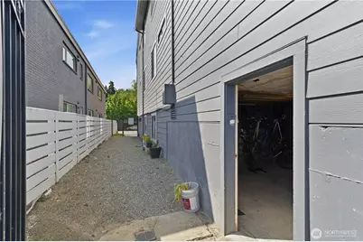 4526 S Henderson Street, Seattle, WA 98118 - Photo 7