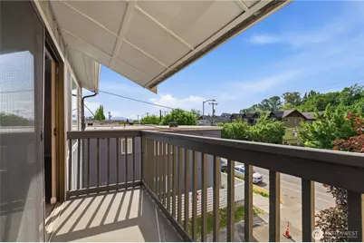 4526 S Henderson Street, Seattle, WA 98118 - Photo 5