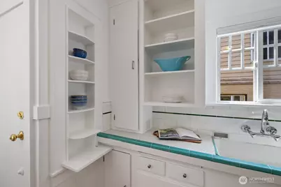 7528 14th Avenue SW, Seattle, WA 98106 - Photo 9