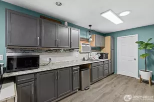 15708 81st St E, Puyallup, WA 98372 - Photo 3