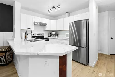 17300 91st Avenue NE #B101, Bothell, WA 98011 - Photo 1