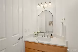 1823 145th Pl SE, Bellevue, WA 98007 - Photo 9