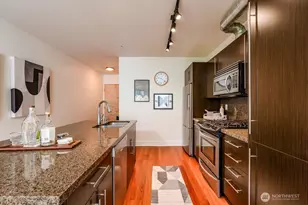 530 Broadway E, Seattle, WA 98102 - Photo 9