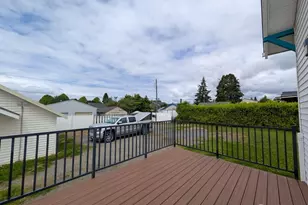 1022 Oakes Ave, Everett, WA 98201 - Photo 17