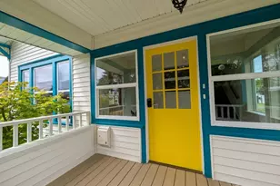 1022 Oakes Ave, Everett, WA 98201 - Photo 3