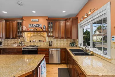 5015 L Place, Seaview, WA 98644 - Photo 9