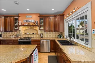 5015 L Pl, Seaview, WA 98644 - Photo 9