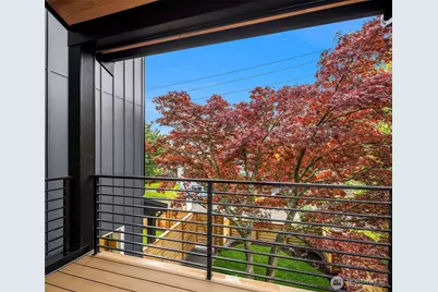 7334 25th Avenue NW, Seattle, WA 98117 - Photo 11