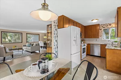 8505 236th Street SW, Edmonds, WA 98026 - Photo 7