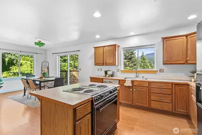 765 Summerset Way, Sedro Woolley, WA 98284 - Photo 13