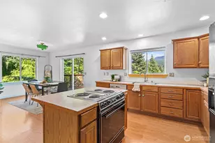 765 Summerset Way, Sedro Woolley, WA 98284 - Photo 13