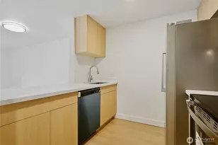 10732 Stone Ave N, Seattle, WA 98133 - Photo 9