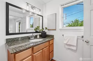 5624 Roosevelt Way NE, Seattle, WA 98105 - Photo 17
