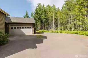 90 NE Daybreak Dr, Belfair, WA 98528 - Photo 37