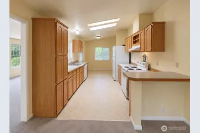 8375 Golden Valley Boulevard, Maple Falls, WA 98266 - Photo 9